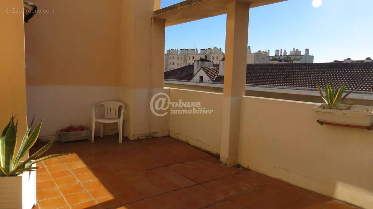 Appartement à MARSEILLE-4E