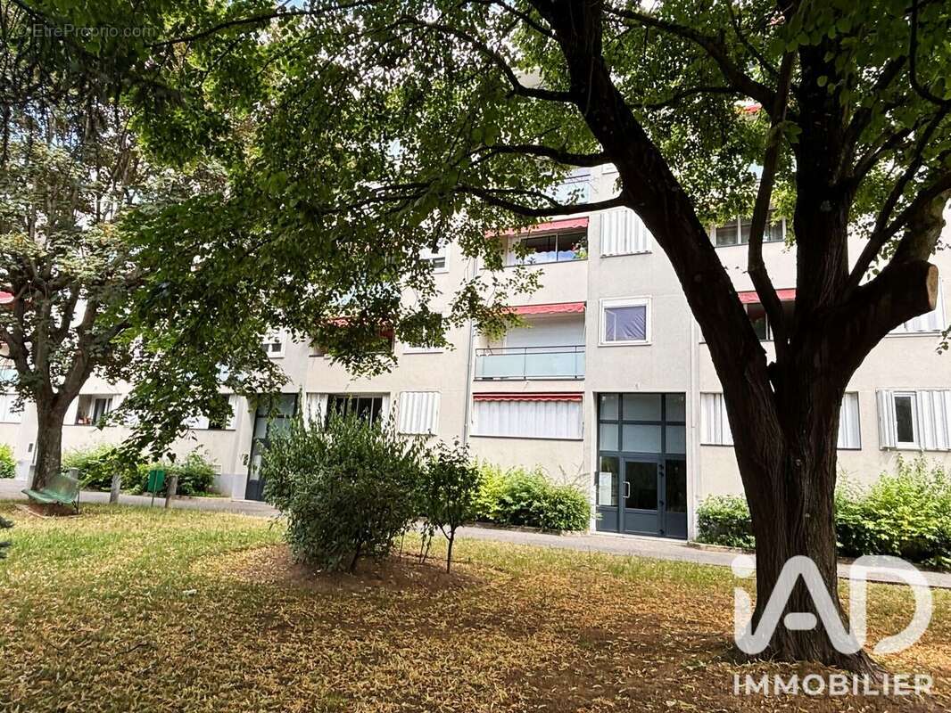 Photo 2 - Appartement à VILLEJUIF