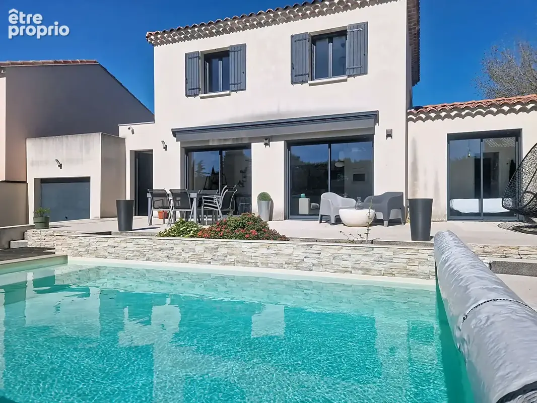 Maison Les Angles 5 pièce(s) 112 m2 plus garage sur 552 m² de terrain avec piscine. - photo 1