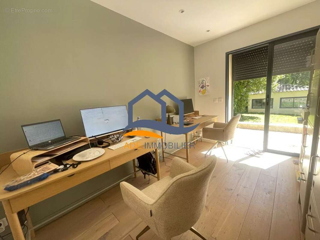 Maison à EGUILLES