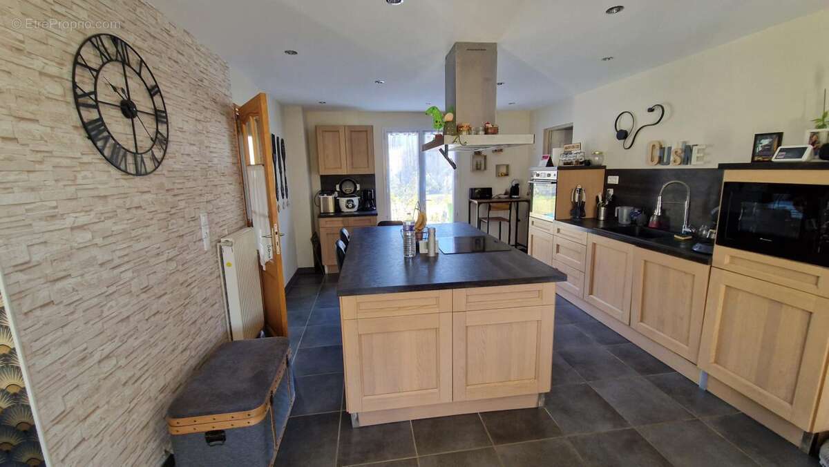 Maison à ROEZE-SUR-SARTHE