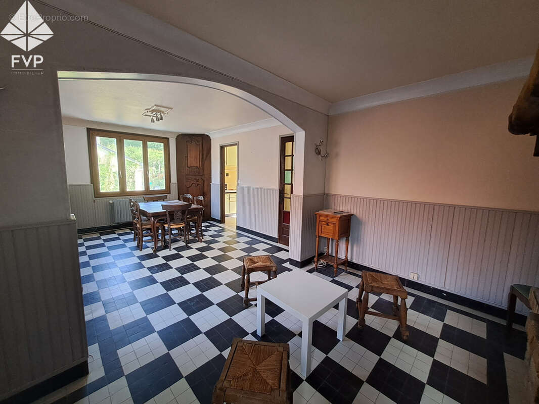 A VENDRE - SAINT-VALERY-EN-CAUX (76460) - 3 chambres - Terrain 4 400m2 - photo 4
