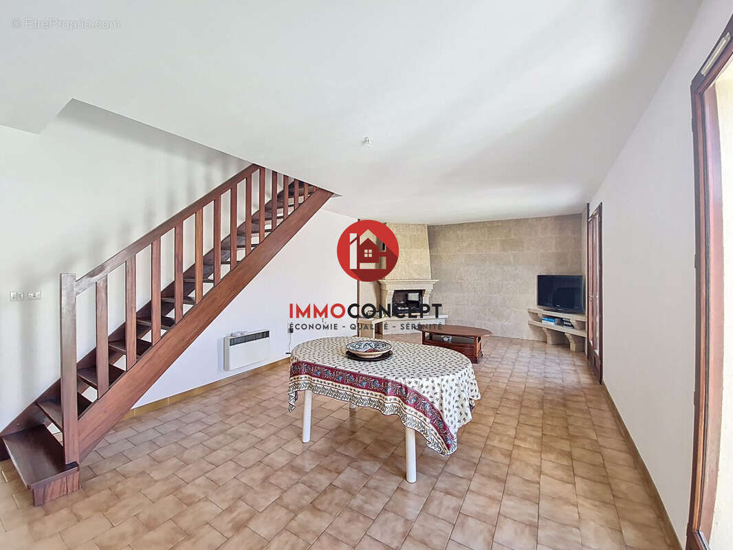 Maison à ROQUEMAURE