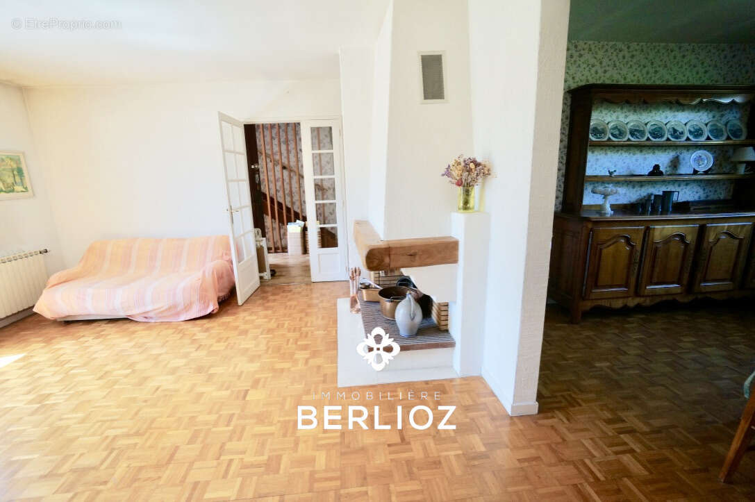 Maison de 150 m2 sur terrain de 1208 m2 avec piscine quartier Bellevue - photo 8