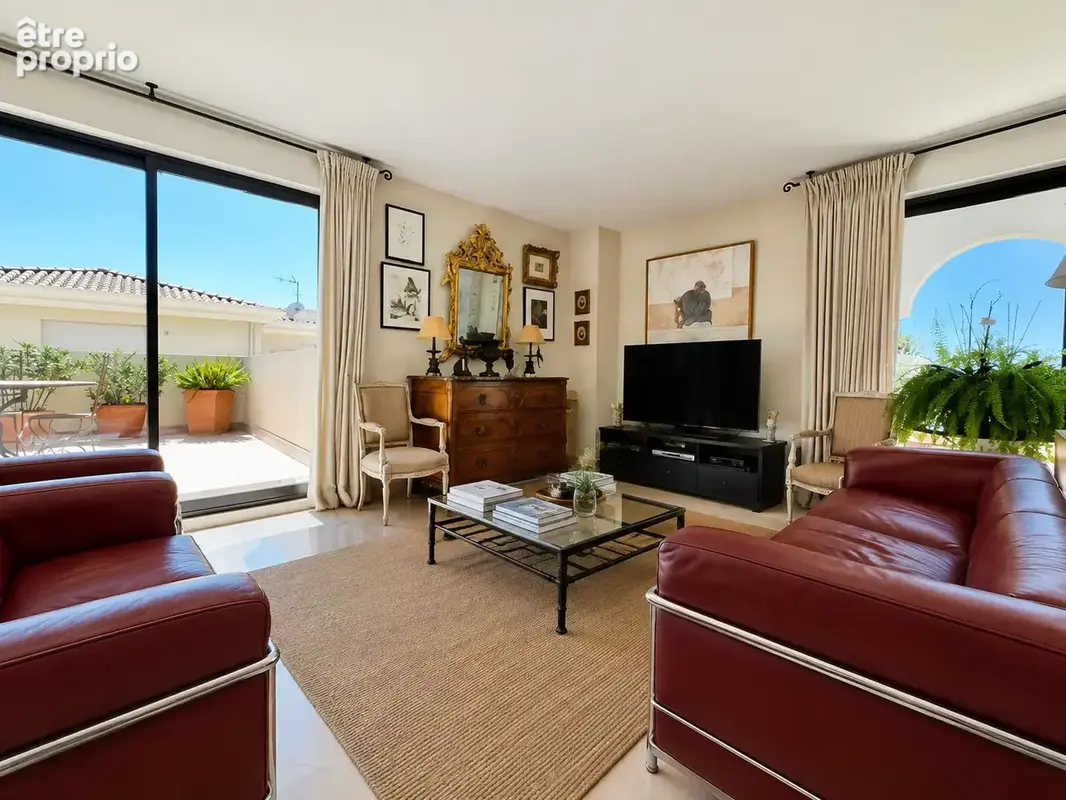 Prestige : Duplex 120m2 en dernier étage - Hyères - photo 3
