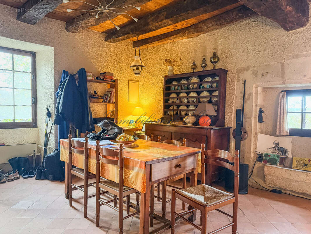 Maison à NEUVIC