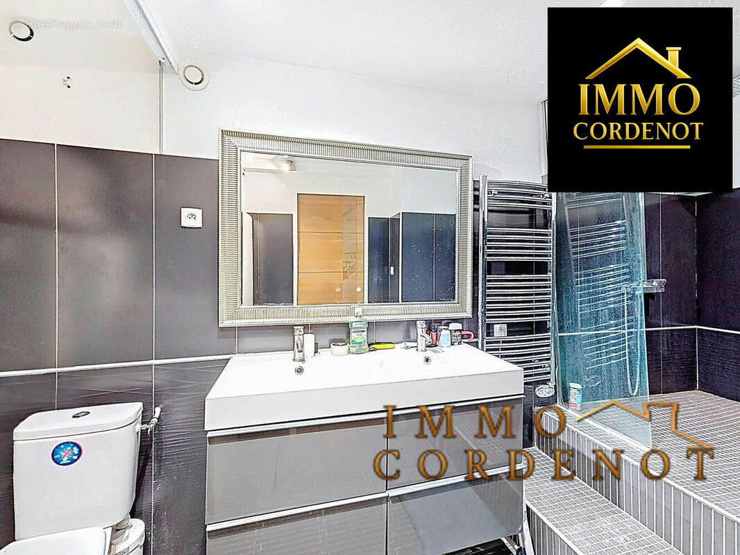 Appartement à FLASSANS-SUR-ISSOLE
