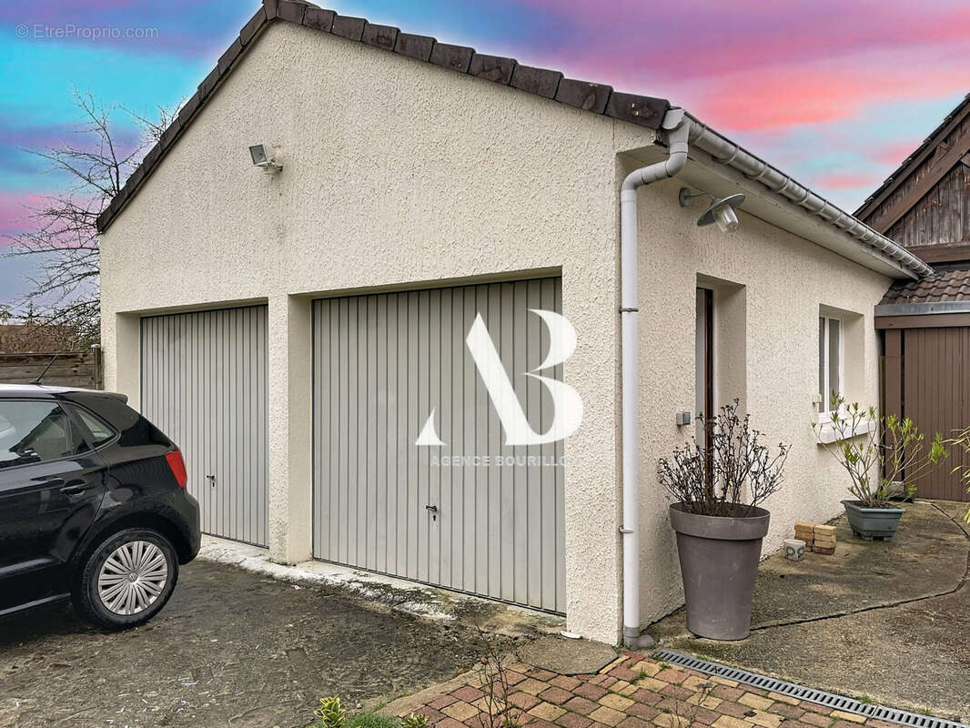 Maison à LA CHAPELLE-RABLAIS