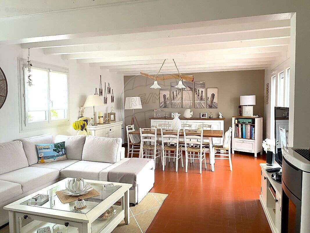 Maison à LES MATHES