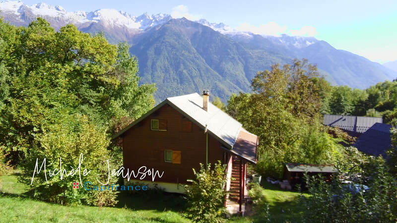 Maison à SAINT-GEORGES-DES-HURTIERES