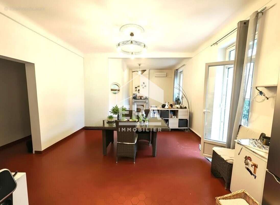 Appartement à MARSEILLE-5E