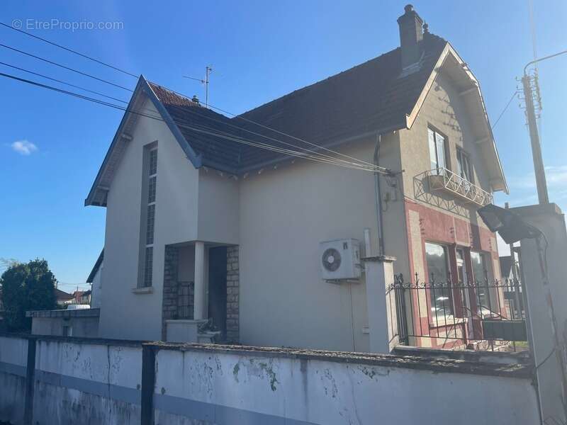 Appartement à CHENOVE