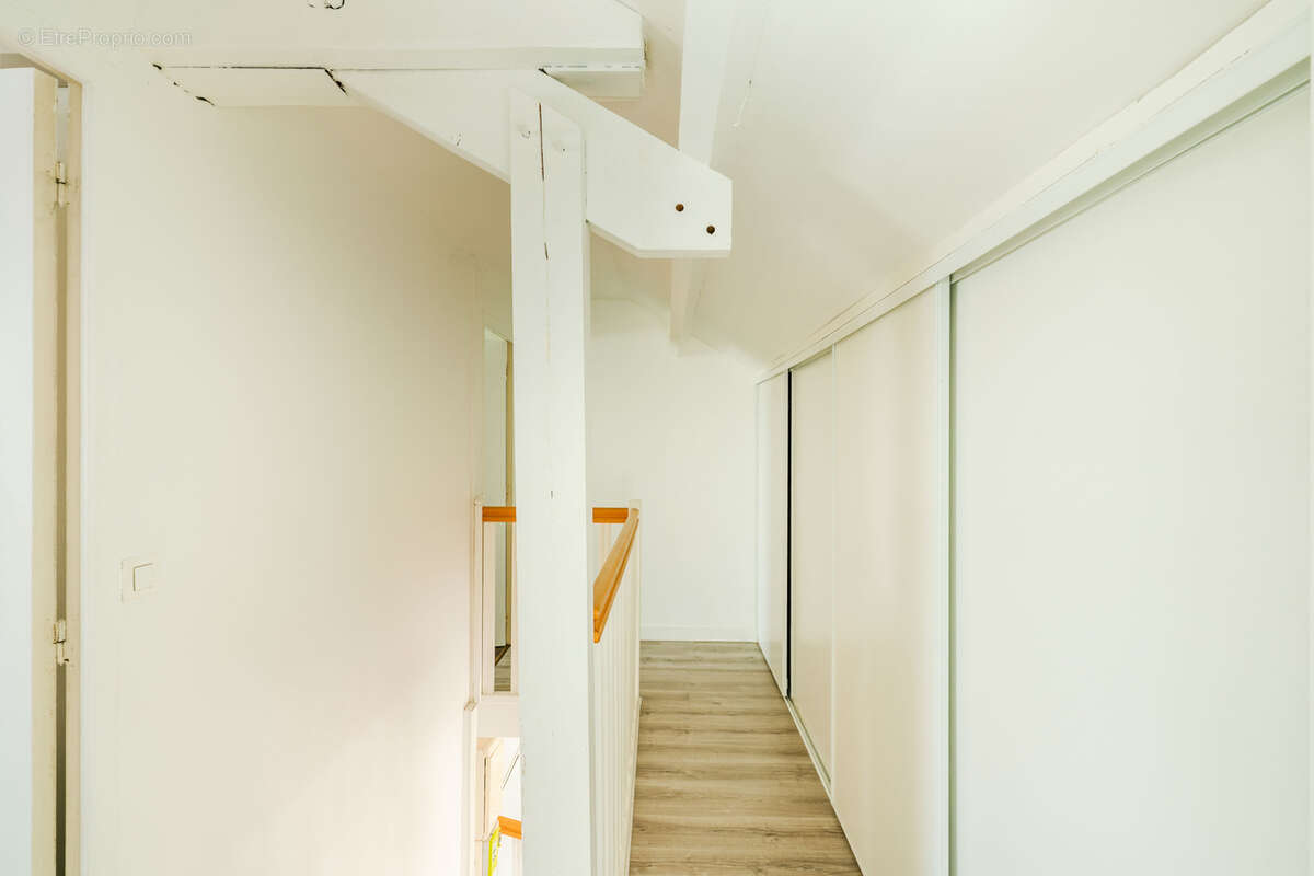 Appartement à LA GARENNE-COLOMBES
