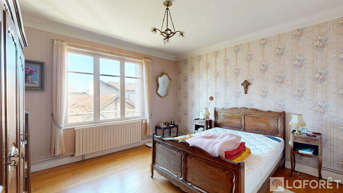 Maison à YZEURE