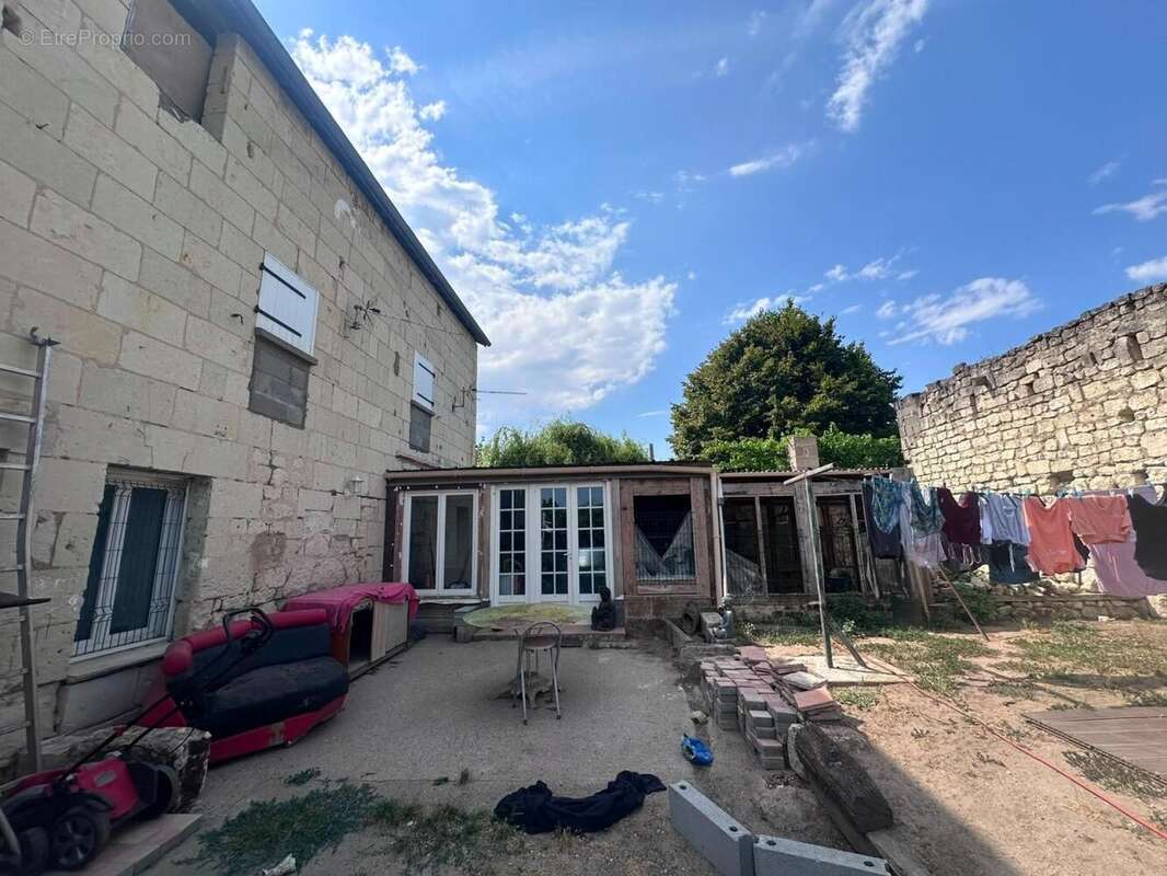 Maison 133 m² à Savigny-En-Veron  - photo 8