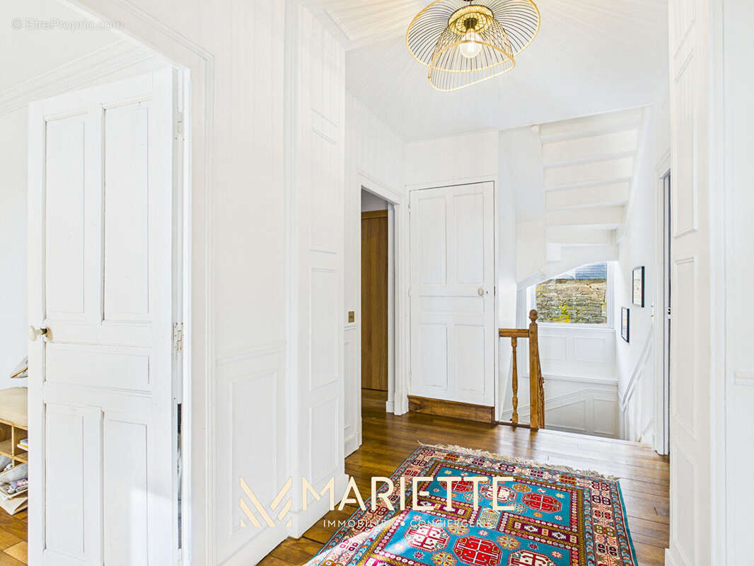 "LA MÉTAIRIE" Entre terre et mer - Maison de maître de 197 m² avec bâtiments - photo 9