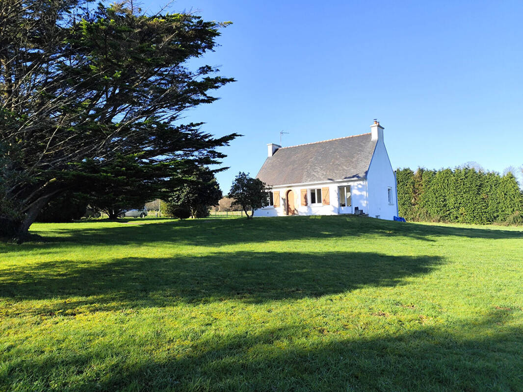 Maison à COMBRIT