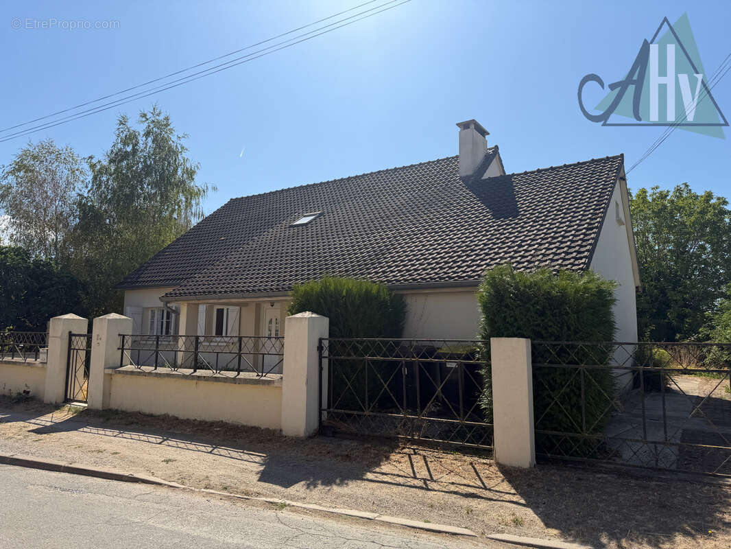 Maison fonctionnelle de plain-pied - 193 m2 - 7 pièces - Secteur Sourdun - photo 2