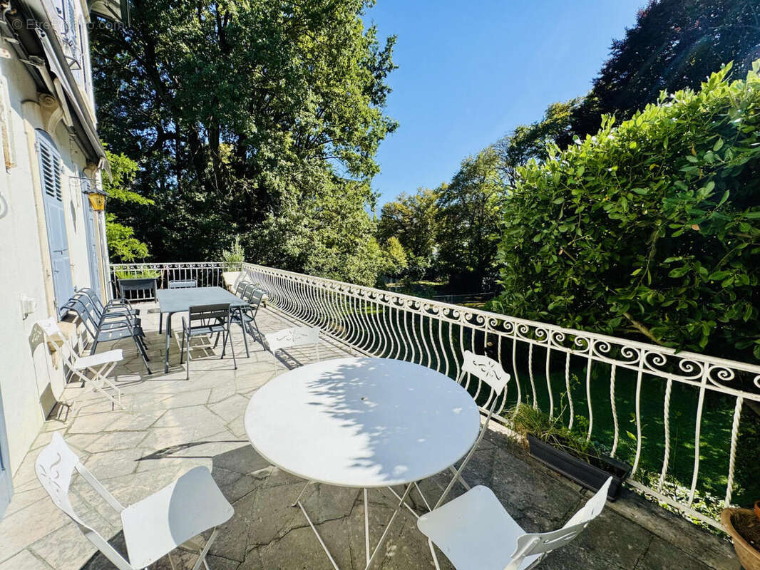 terrasse + - Maison à SAINT-JULIEN-EN-GENEVOIS