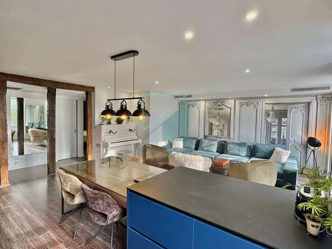 Appartement à PARIS-3E