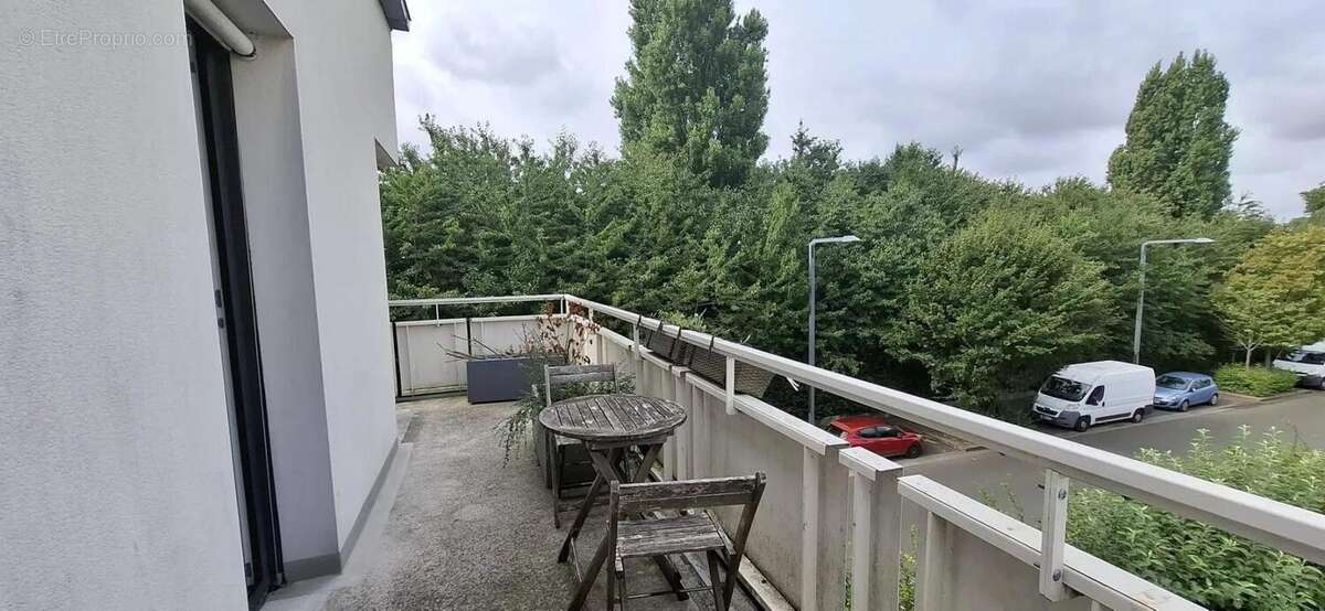 Superbe T3 lumineux avec grande terrasse et parking - photo 3