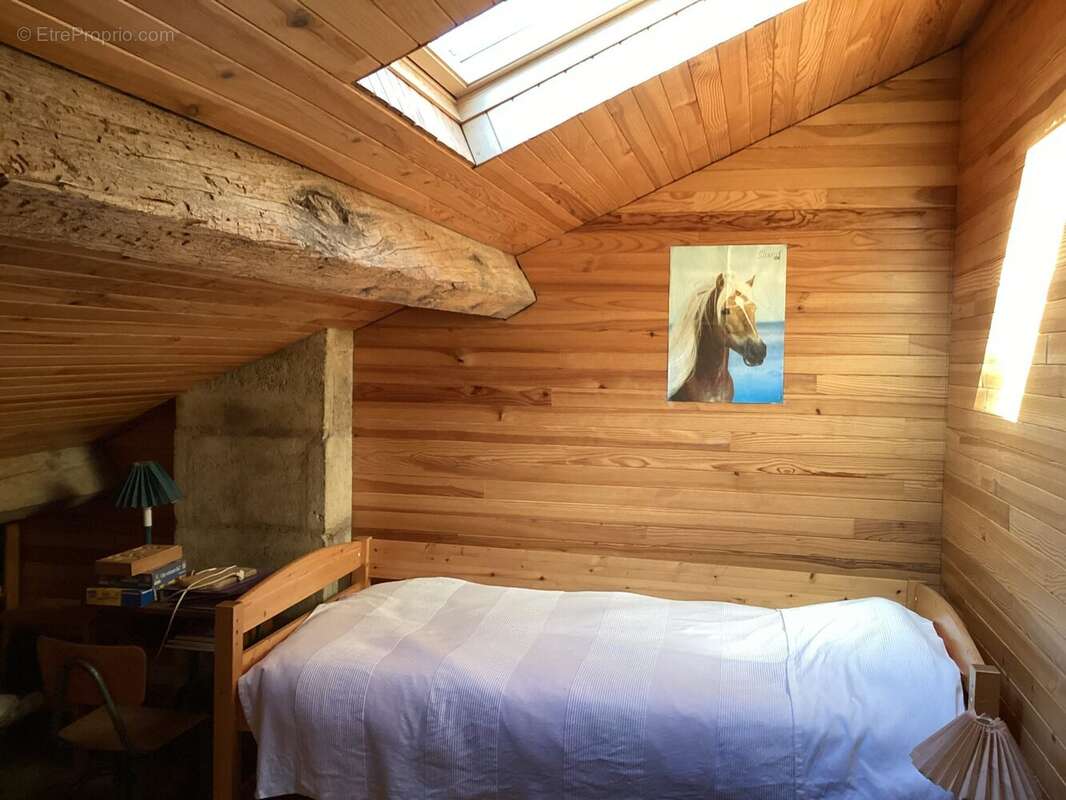 UNE CHAMBRE SOUS COMBLES - Maison à LE VERDON-SUR-MER