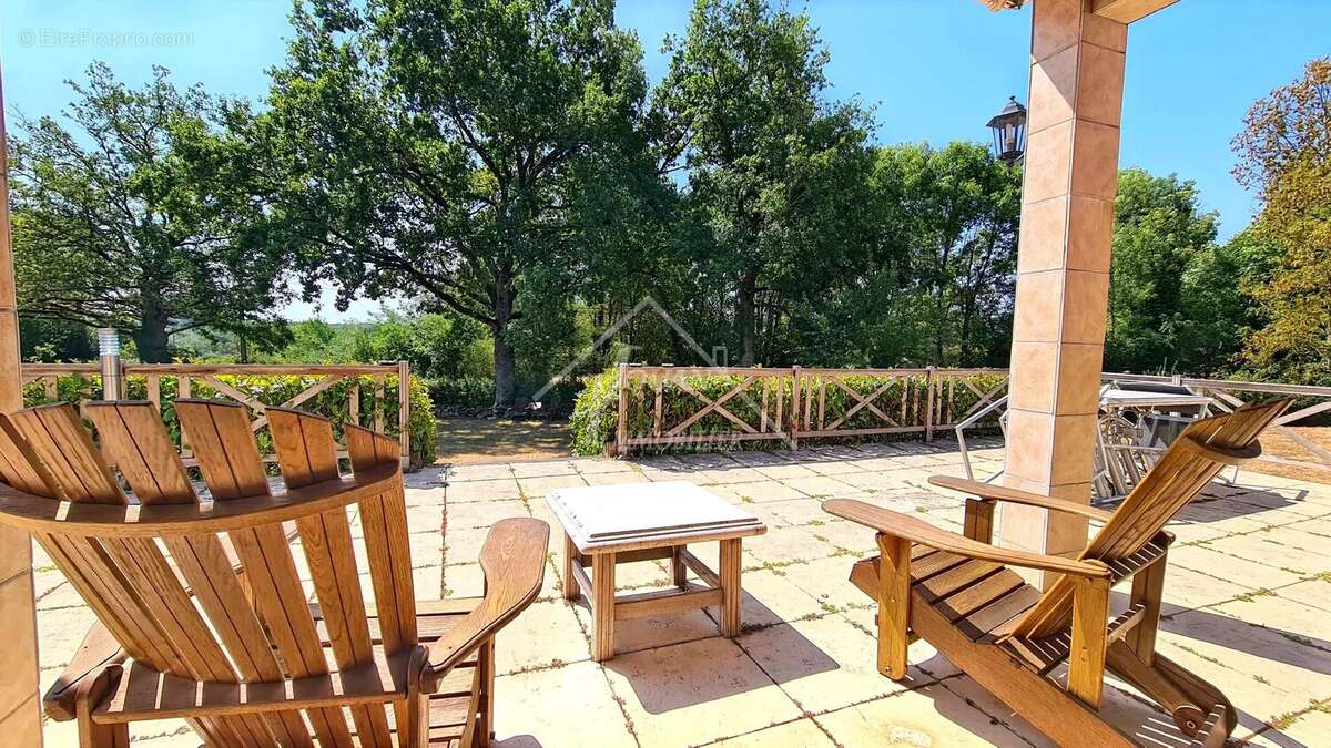Belle propriété de campagne sur 6 697 m² à Autry-Issards - photo 4