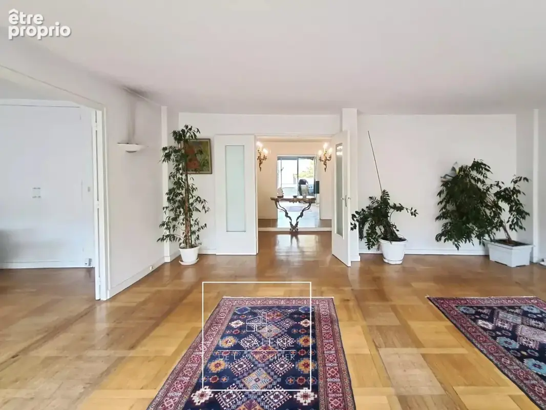APPARTEMENT A VENDRE T5  La Muette, idéalement situé avec parking et cave. - photo 4