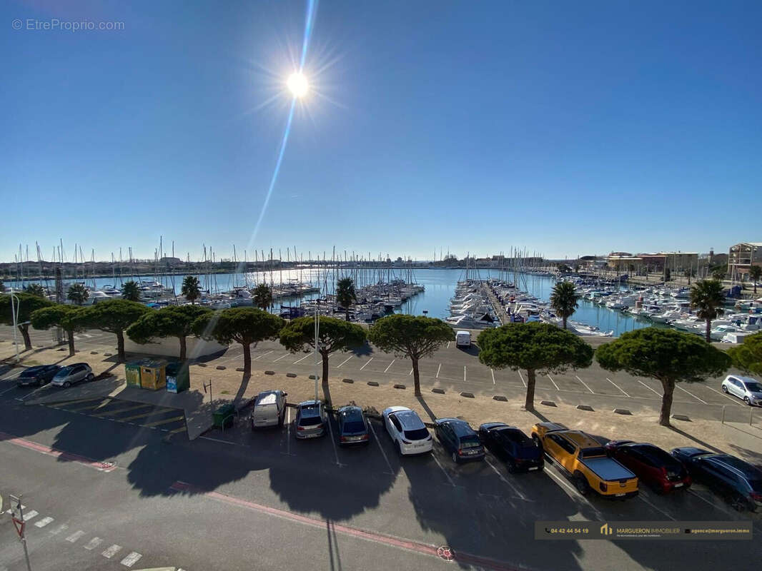 Appartement à PORT-SAINT-LOUIS-DU-RHONE