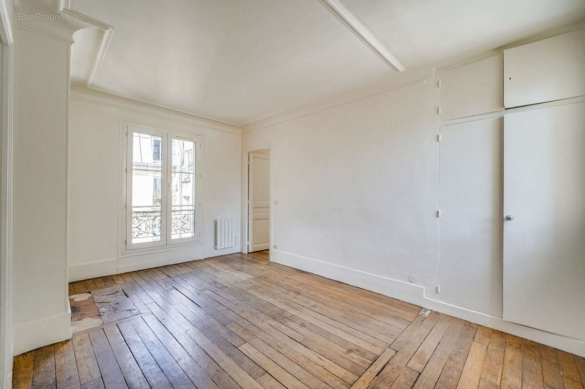 Appartement à PARIS-18E