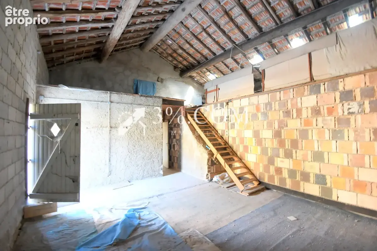 Maison de village avec 3 chambres, jardin de 530 m2, garage et dépendances - photo 24