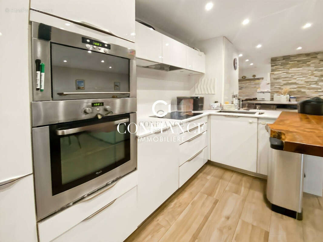 Appartement à EZE