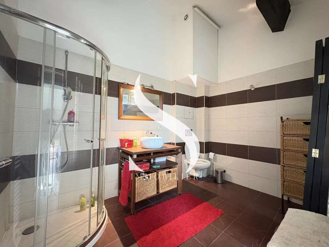 Appartement à VALLAURIS