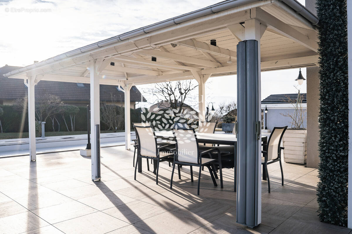 Maison à VETRAZ-MONTHOUX