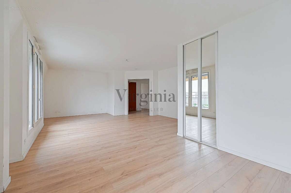 Appartement à CHARENTON-LE-PONT