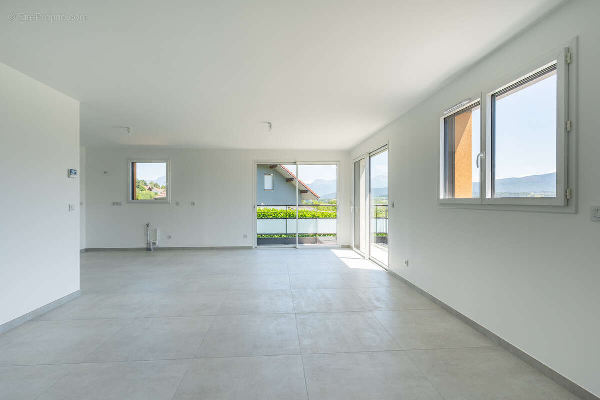 Appartement à POISY