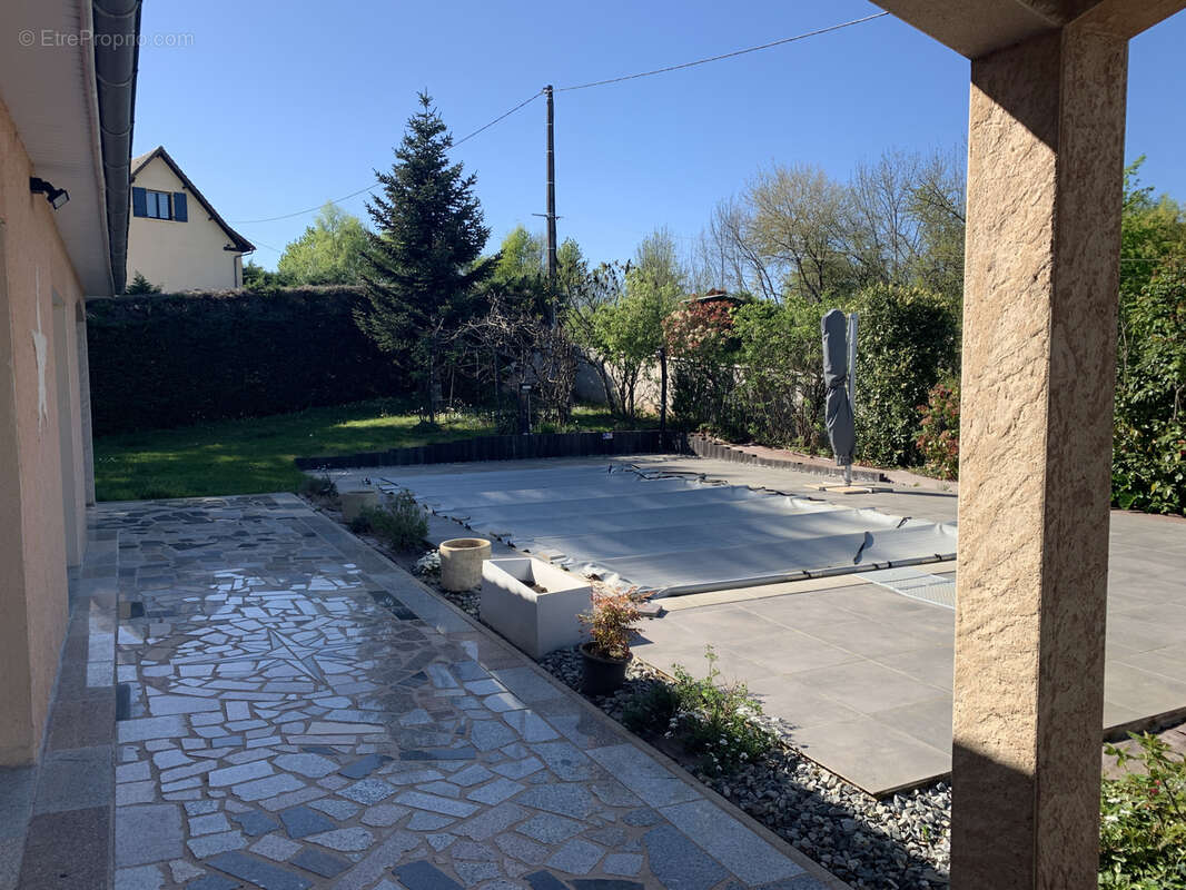 Maison à TERRASSON-LAVILLEDIEU