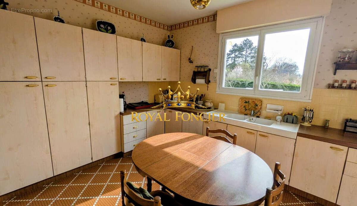 Maison 317 m² à Chatellerault  - photo 8