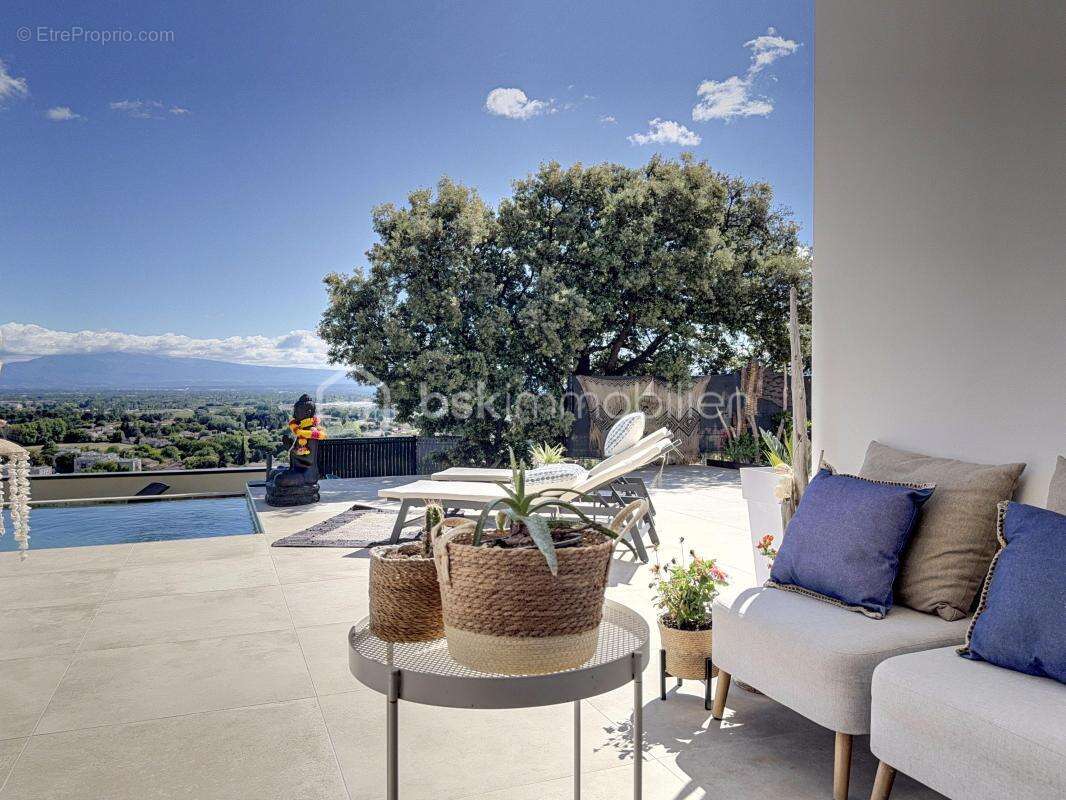 Somptueuse propriété  avec vue d'exception sur les hauteurs de Vedène - photo 2