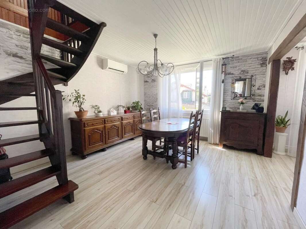 Maison à MONTFERMEIL