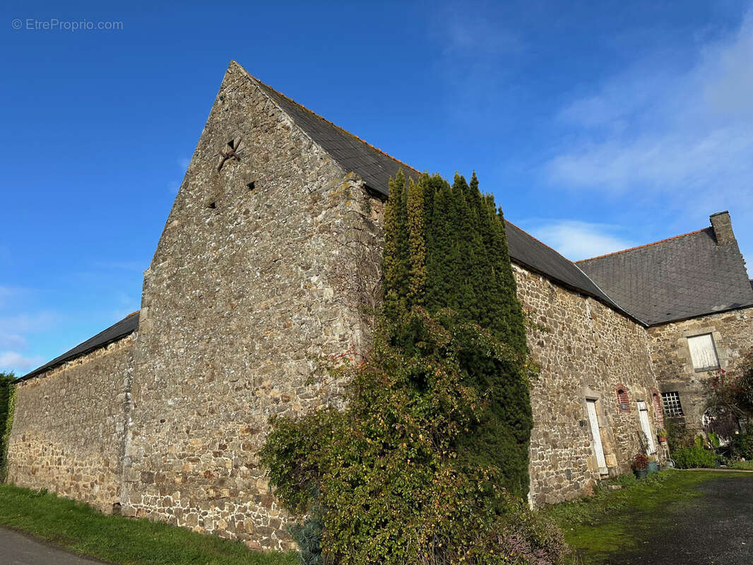 Maison à SAINT-LORMEL