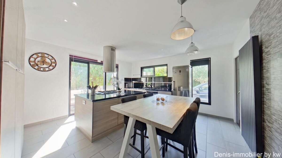 Maison à VILLENEUVE-DE-LA-RAHO