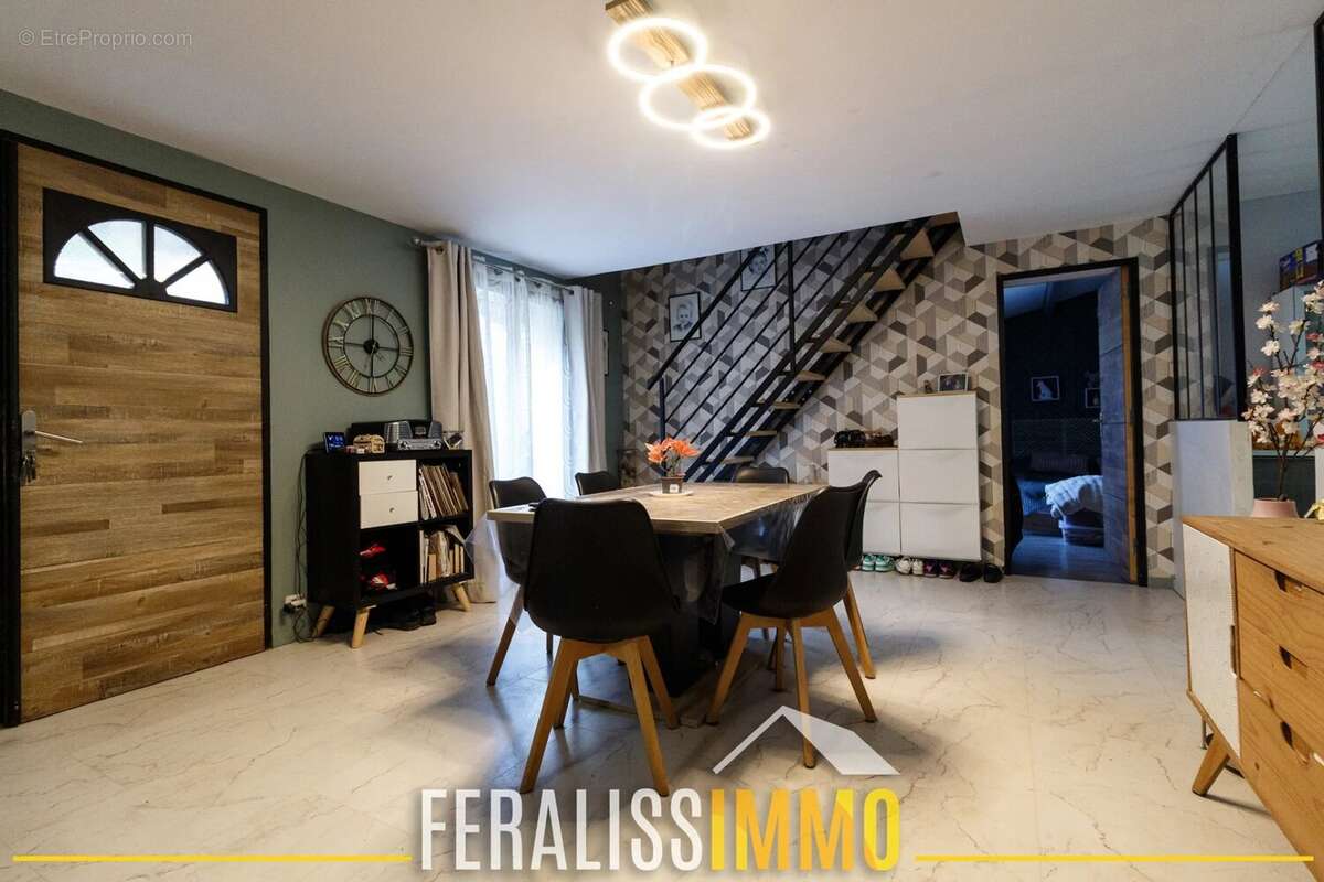 Maison à VAUX-SUR-SEINE