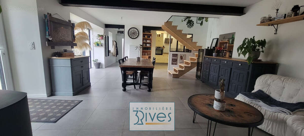 Maison à SAINT-SATURNIN-SUR-LOIRE