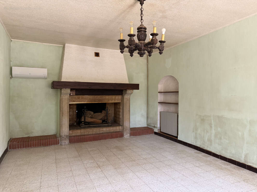 Propriété de caractère sur près de 4 hectares avec deux habitations et vastes dépendances - photo 5