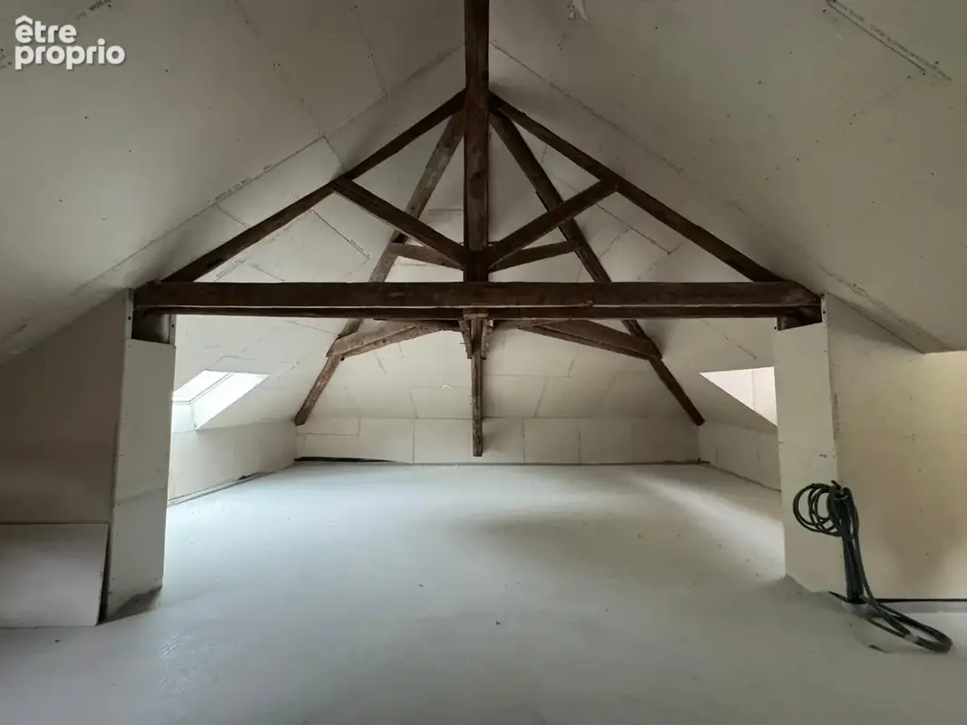 À vendre - Plateau brut de 102 m2 à aménager - Allevard (38) - photo 4