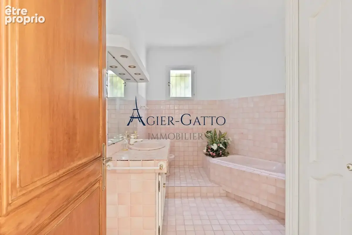 Cannes – Exclusivité-  Beausite  Maison divisée en deux appartements à rénover - photo 10