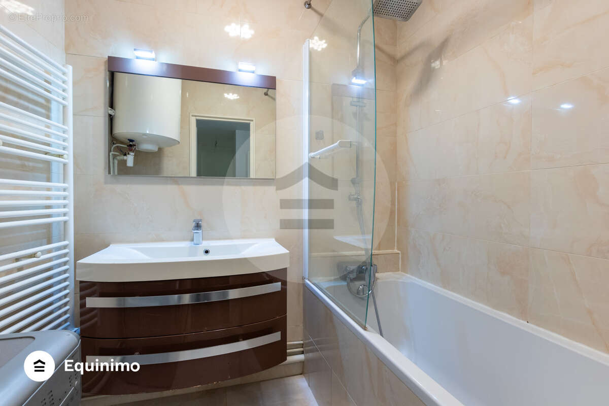 Appartement à PARIS-18E