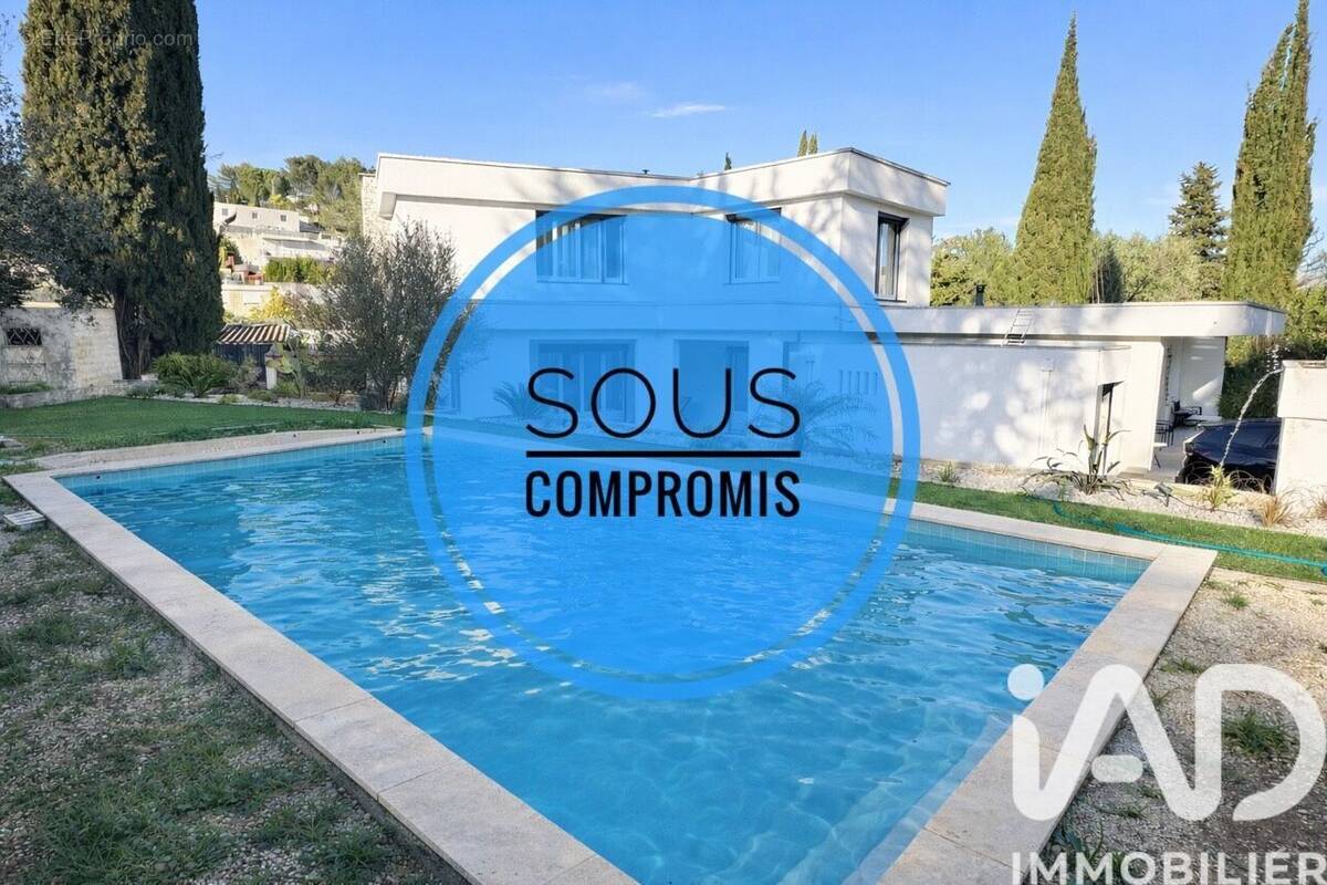Photo 1 - Maison à CARNOUX-EN-PROVENCE