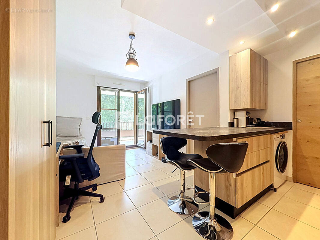 Appartement à CHALLES-LES-EAUX